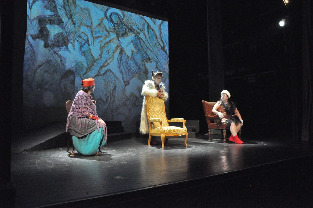 irre_von_chaillot_248.jpg irre_von_chaillot_248.jpg